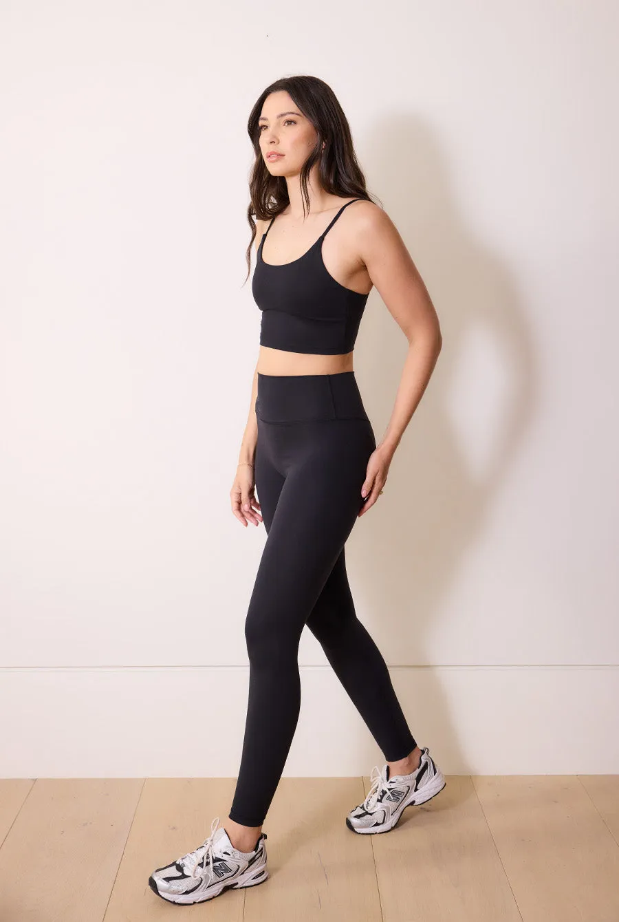 24/7 Revitalise Sports Bra - Midnight Black