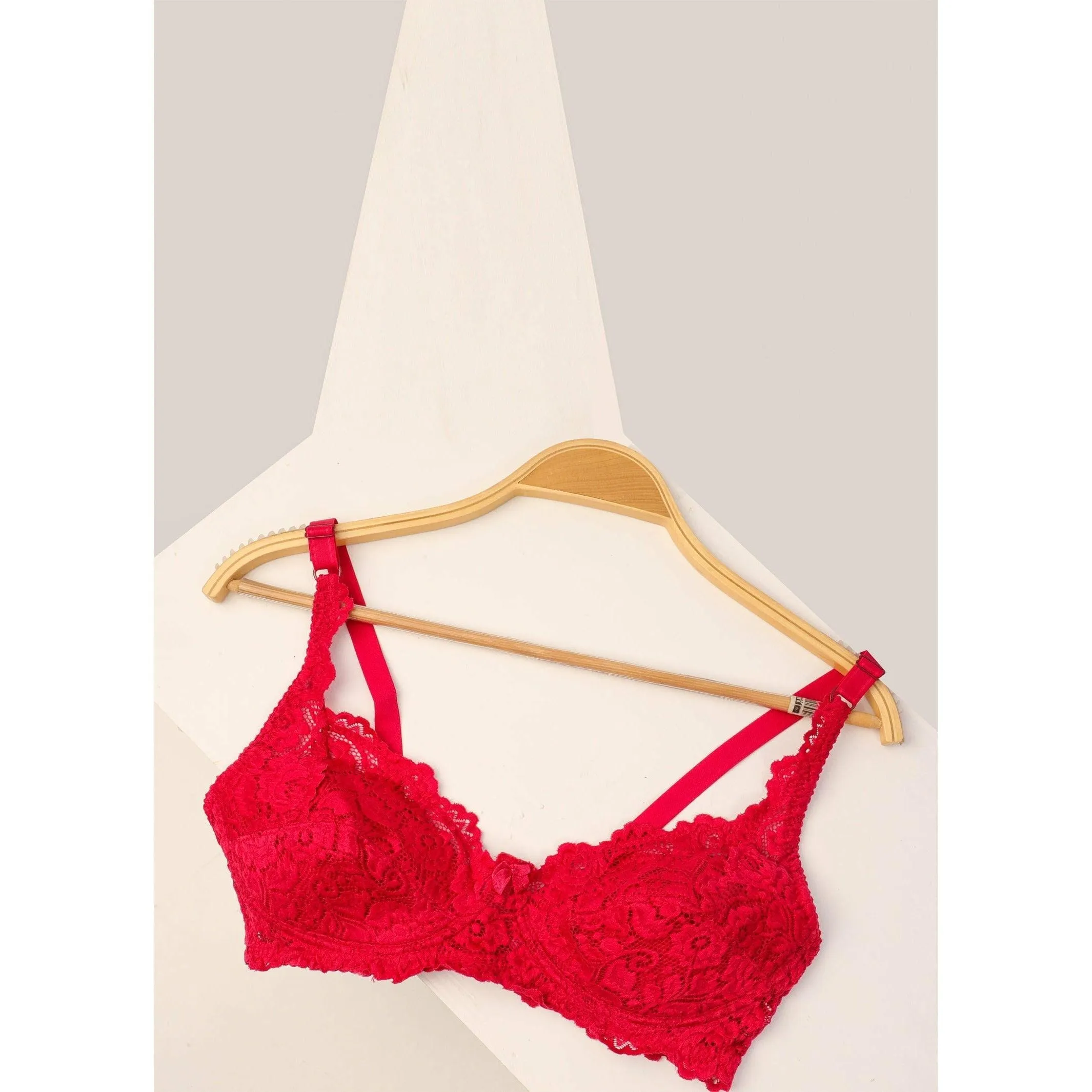 Broom Light Padded European Lace Bra