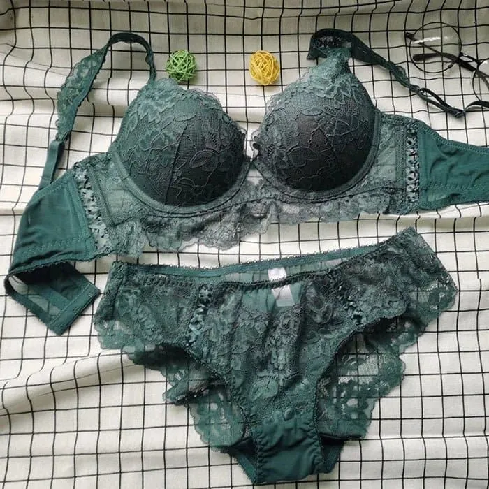 Lace Bra and Panties Set with Push Up Styling - BRESNA